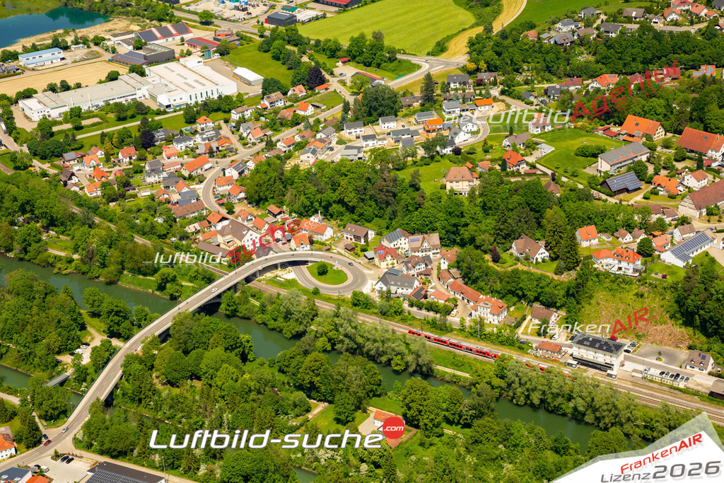 Das Luftbild zeigt  Kellmünz an der Iller - Die Luftaufnahme wurde 2023 vom UL-Flugzeug aus erstellt ( keine Drohne ) - Hochauflösende Luftaufnahme - Für grossformatige Ausdrucke geeignet. Die Geschenkidee !Mit Lizenz und Bildrechte bestellbar