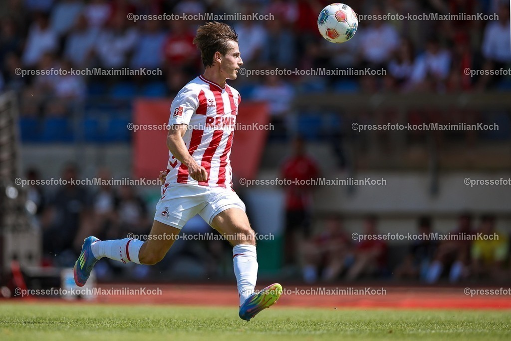 1FC12072501314 | 12.07.2025, Fußball, SV Bergisch Gladbach 09 - 1. FC Köln, Testspiel, BELKAW-Arena, Saison 2025 2026: Jakub Kaminski (1.FC Koeln #16) DFB regulations prohibit any use of photographs as image sequences and or quasi-video.