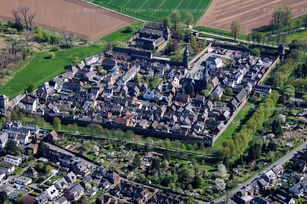 Zons alte Festung am Rhein-2388 | Luftbilder und Luftbildfotografie , Digital und Printbilder auf Leinwand , Alu Dibond , Acrylglas , Poster oder Download-Datei für private und gewerbliche Verwendung im Shop online bestellen. - Realisiert mit Pictrs.com