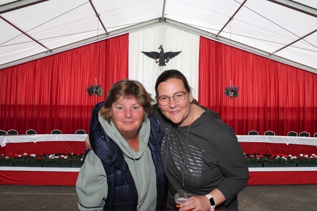 top-top.de 240928-134 | Foto, Video, Fotografie, Videografie, Fotobox, DJ, Discjockey, Musik, Musikbox, Veranstaltung, Photobooth, Amazon, Ebay, Buchtipp, Bestseller, Autor, Verlag, Buch, Wesel, Hamminkeln, NRW, Dinslaken, Rees, Drohne, Hochzeit, Party, Fotobox, Wesel, Fotograf