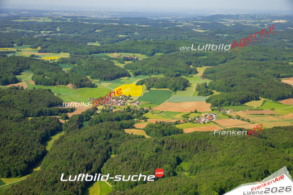 Das Luftbild zeigt Hetzendorf Waiganz Betzenstein - Die Luftaufnahme wurde 2023 vom UL-Flugzeug aus erstellt ( keine Drohne ) - Hochauflösende Luftaufnahme - Für grossformatige Ausdrucke geeignet. Die Geschenkidee !Mit Lizenz und Bildrechte bestellbar