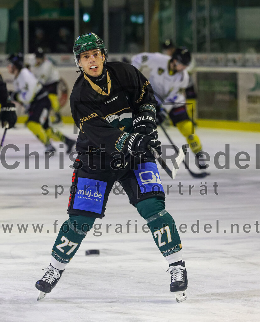 2025-12-28_014_TSV_Erding_gegen_onesto_Tigers_Bayreuth | Erding, Deutschland, 28.12.2025:Eishockey, Oberliga Süd 2025 / 2026, 31. Spieltag, TSV Erding gegen onesto Tigers Bayreuth, Endergebnis: 6:5 n.V.Mark Waldhausen (Erding Gladiators, #27)Foto: Christian Riedel / fotografie-riedel.net