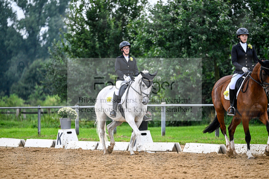 Reitturnier Hasbergen | Entdecke hochwertige Reitturnierfotos von Foto Oger. Professionell, emotional und authentisch – jetzt Lieblingsmomente im Shop bestellen. - Realisiert mit Pictrs.com