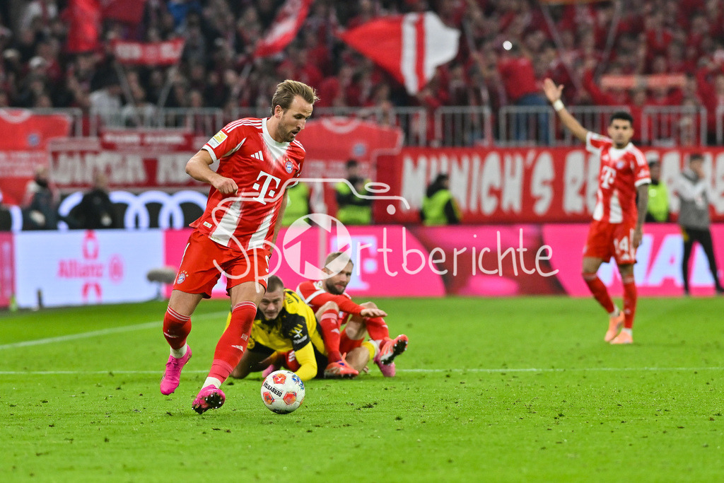 FC Bayern München - Borussia Dortmund | MUNICH, GERMANY - with ball Harry KANE (FC Bayern Munich 9) during the bundesliga match between FC Bayern Munich vs. Borussia Dortmund on matchday 7 at Allianz Arena on October 18, 2025 in Munich, Germany / DFL REGULATIONS PROHIBIT ANY USE OF PHOTOGRAPHS AS IMAGE SEQUENCES AND/OR QUASI-VIDEO