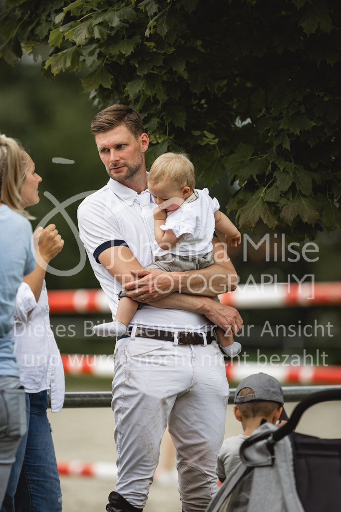 230824_Delbrueck_AmateurM2-252 | Deine schönsten Turniermomente als professionelle Fotos! Entdecke hochwertige Pferdesport-Fotografie im Online-Shop. Jetzt Fotos finden & bestellen!