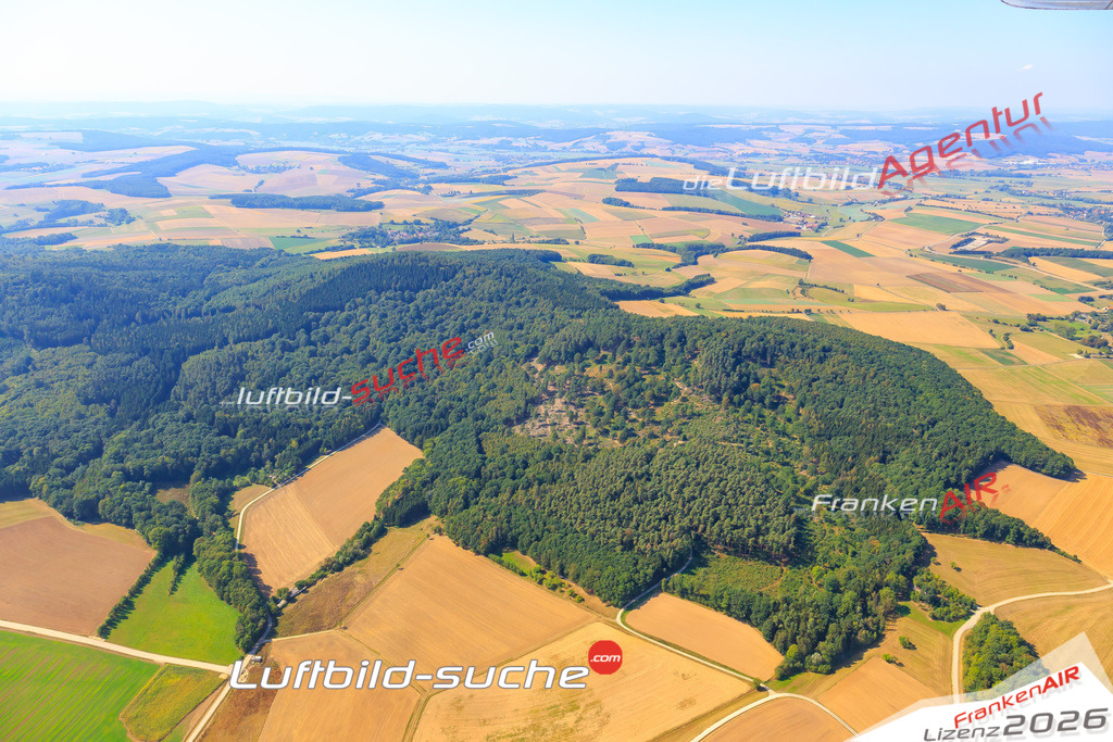 Die Luftaufnahme der Stadt Bad Staffelstein wurde vom UL-Flugzeug heraus erstellt ( keine Drohne )- hohe Auflösung für beste Qualität