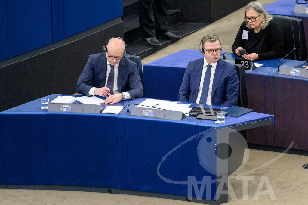 _DWI6333 | Der finnische Ministerpräsident Petteri Orpo hört sich Reden von Europaabgeordneten im Rahmen der Debatte „Das ist Europa“ an in EU Parlement in Straßburg, 13.03.2024 - Realisiert mit Pictrs.com