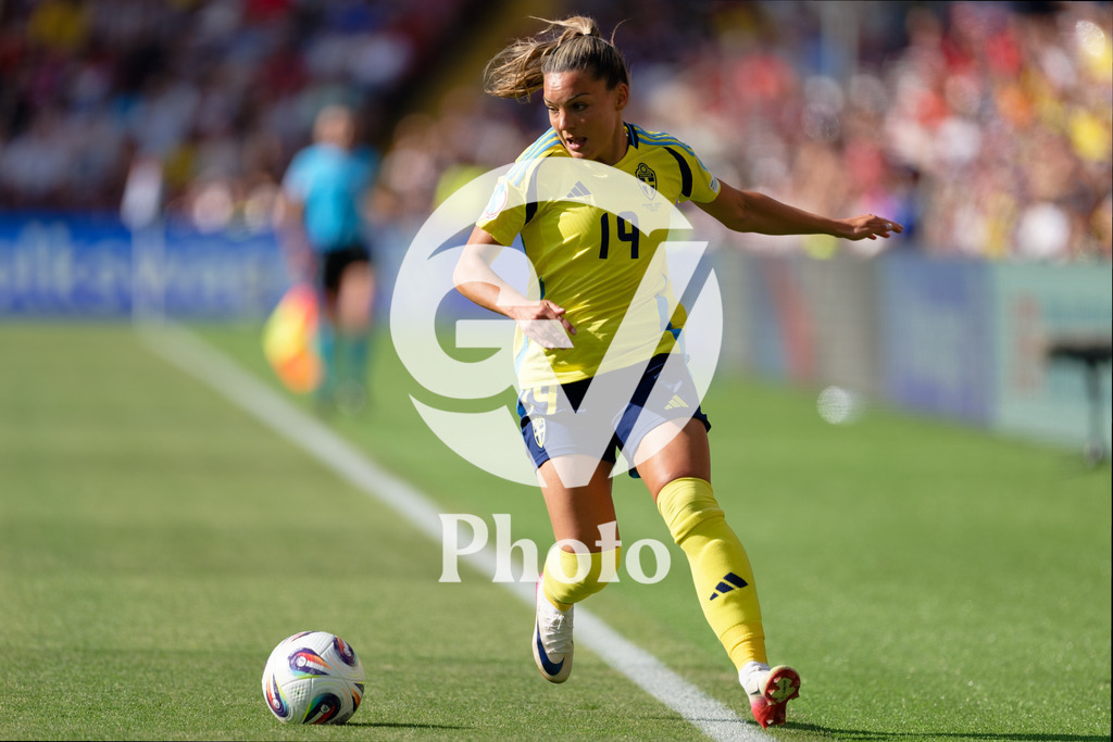 Denmark v Sweden - UEFA Women's EURO 2025 Group C | GENEVA, SWITZERLAND - JULY 4: Johanna Rytting Kaneryd of Sweden controls the ball  during the UEFA Womens EURO 2025 Group C match between Denmark and Sweden at Stade de Geneve on July 4, 2025 in Geneva, Switzerland. (Photo by Giuseppe Velletri/Sports Press Photo/Getty Images)