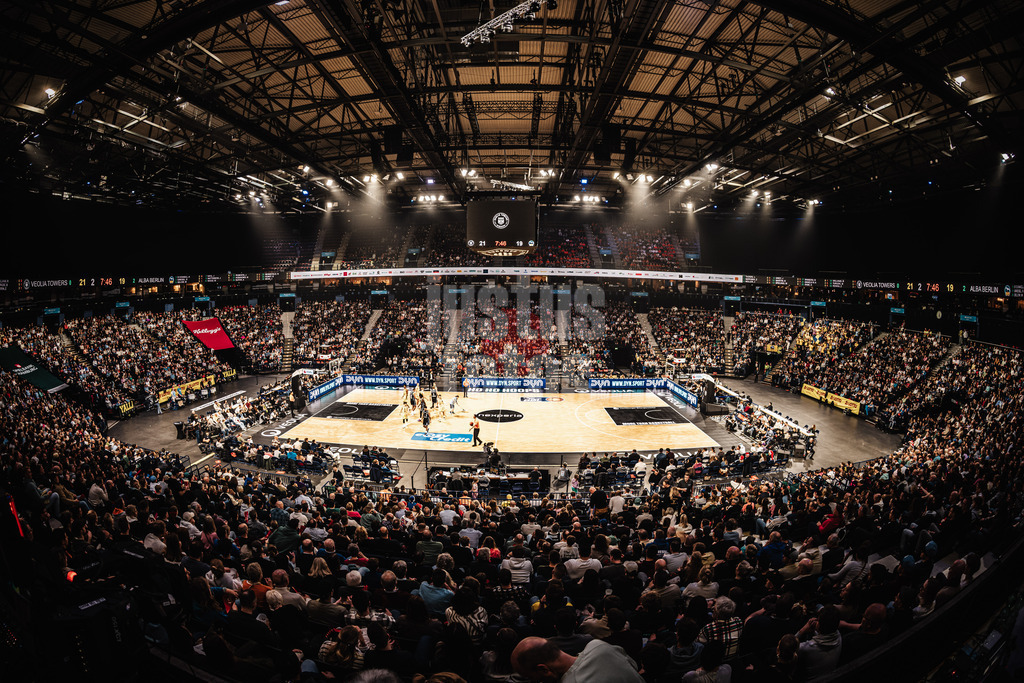 Basketball | Männer | Saison 2025/2026 | easyCredit Basketball Bundesliga | Veolia Towers Hamburg vs. ALBA BERLIN | 14.12.2025 | Die volle Barclays Arena Totale