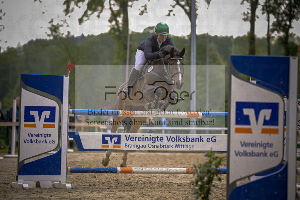 20240505-DOS_2700 | Entdecke hochwertige Reitturnierfotos von Foto Oger. Professionell, emotional und authentisch – jetzt Lieblingsmomente im Shop bestellen.Deutschlandweite Turnierfotografie. - Realisiert mit Pictrs.com