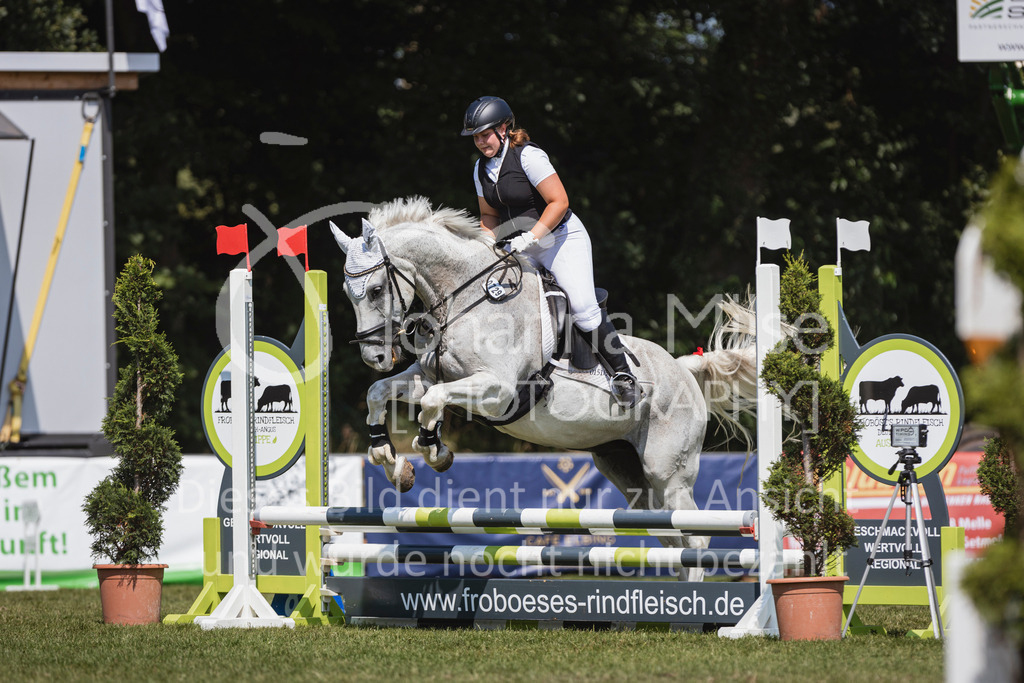 240720_LC_Mini-Stilspring-WB-300 | Deine schönsten Turniermomente als professionelle Fotos! Entdecke hochwertige Pferdesport-Fotografie im Online-Shop. Jetzt Fotos finden & bestellen!
