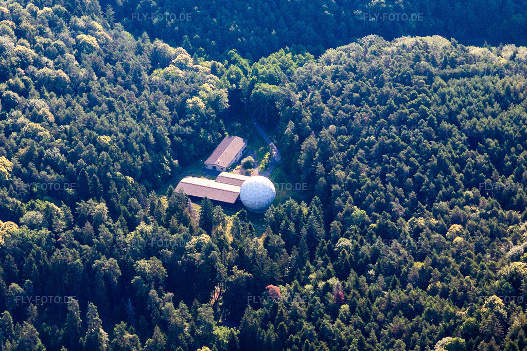 Luftbild: Radarstation in Pleisweiler-Oberhofen im Bundesland Rheinland-Pfalz in Deutschland. Foto: IMG_120965.jpg vom 26.06.2020 durch Werner Riehm/FLY-FOTO.de