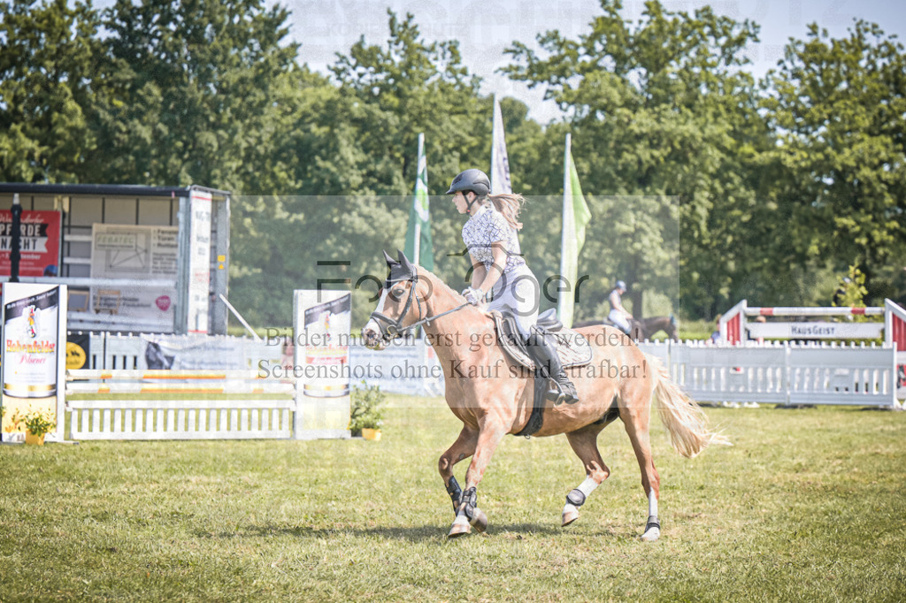 DOS_4568 | Entdecke hochwertige Reitturnierfotos von Foto Oger. Professionell, emotional und authentisch – jetzt Lieblingsmomente im Shop bestellen.Deutschlandweite Turnierfotografie. - Realisiert mit Pictrs.com