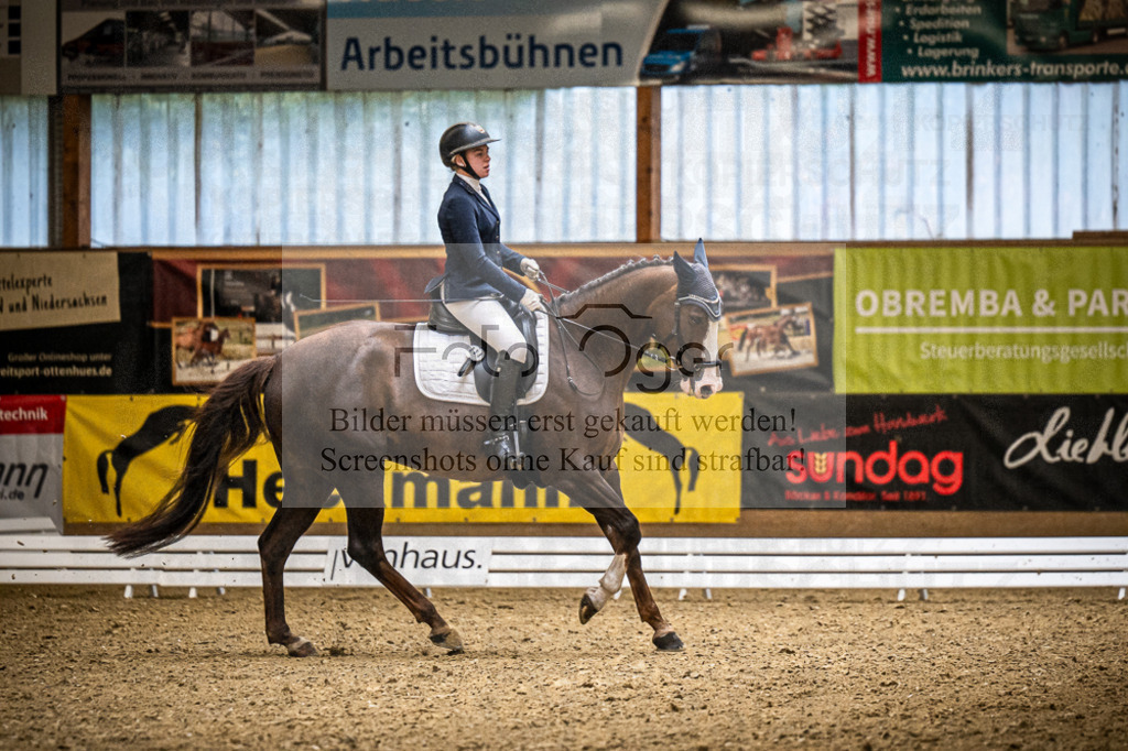 DOS_2993 | Entdecke hochwertige Reitturnierfotos von Foto Oger. Professionell, emotional und authentisch – jetzt Lieblingsmomente im Shop bestellen.Deutschlandweite Turnierfotografie. - Realisiert mit Pictrs.com