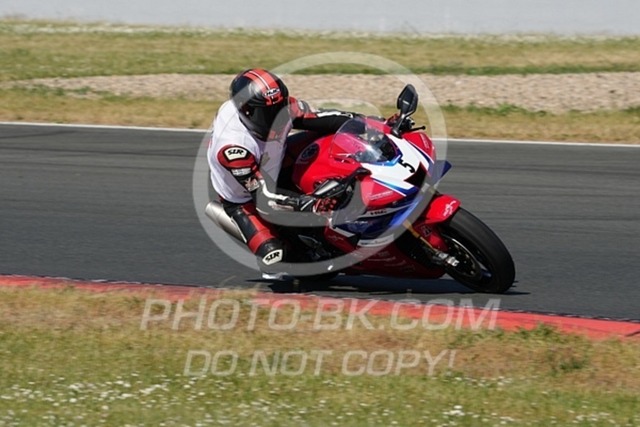 2024_05_16_PBK_14103 | Sportfotografie; SlowMotion; Video; Rennstrecke; Hafeneger; Speer; Racing; RSE; BMW; CBO; Trackday; Motorsportarena; Hockenheimring; Brno; Most; Barcelona; Valencia