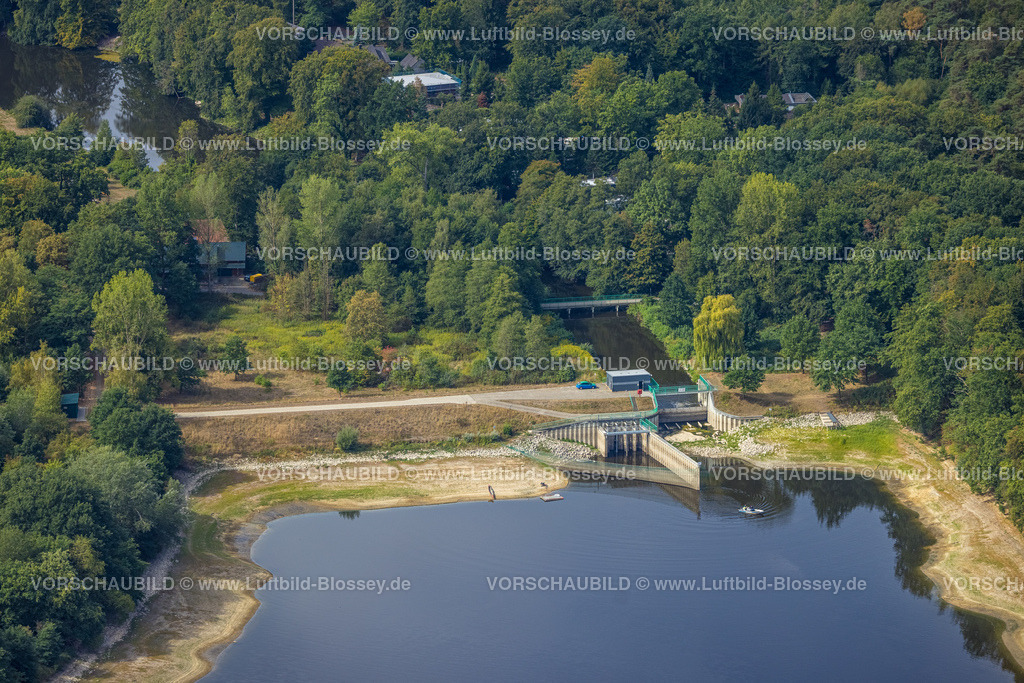 Haltern220810397Hullen | Luftbild des Hullerner See bei Niedrigwasser, der über eine Schleuse in den Halterner Stausee fließt,  Hullern, Haltern am See, Ruhrgebiet, Nordrhein-Westfalen, Deutschland