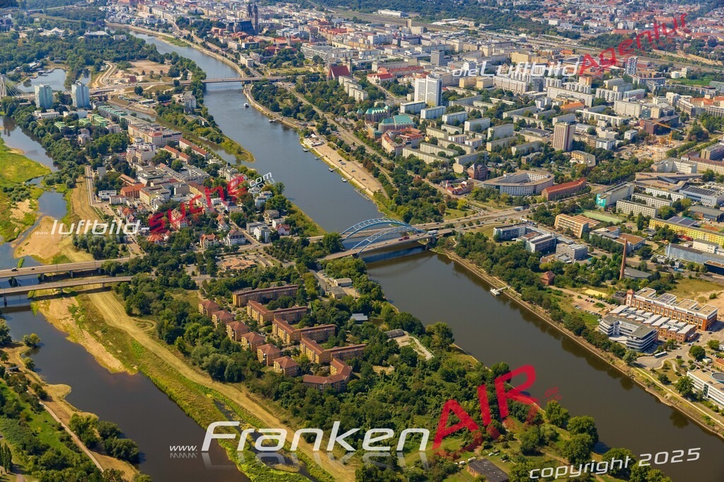 Schöne Luftaufnahme als Geschenk in Werder Magdeburg - Die Luftbildaufnahme wurde 2025 vom UL-Flugzeug heraus erstellt ( keine Drohne ) - Hochauflösende Luftaufnahme -Nicht vergleichbar mit Google Maps oder Satelittenbilder- Die Geschenkidee !Mit Lizenz und Bildrechte bestellbar
