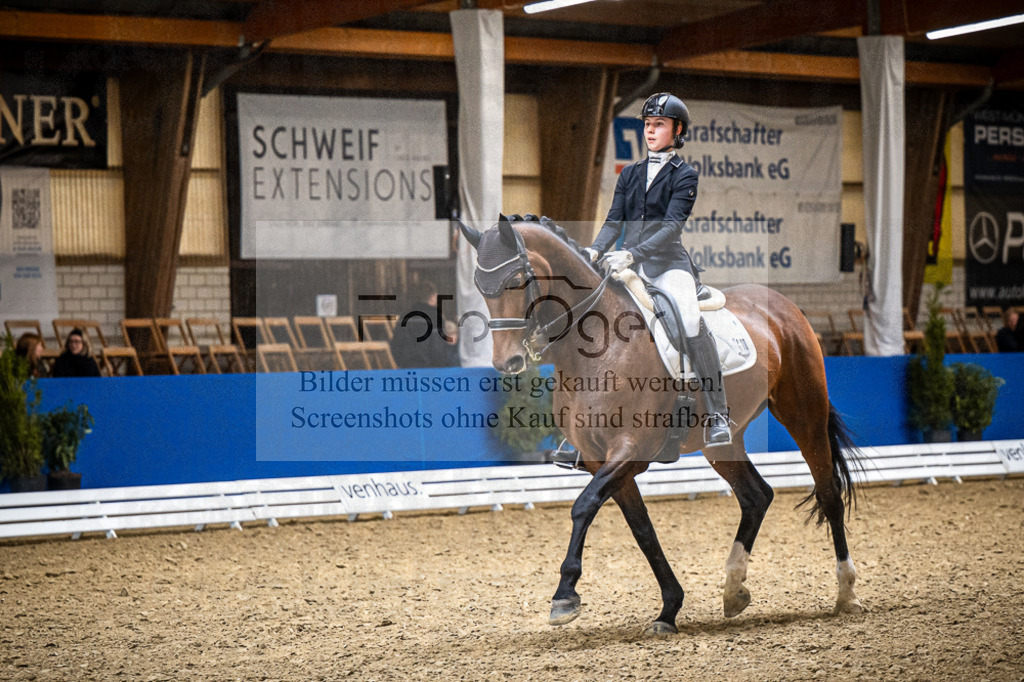 DOS_3454 | Entdecke hochwertige Reitturnierfotos von Foto Oger. Professionell, emotional und authentisch – jetzt Lieblingsmomente im Shop bestellen.Deutschlandweite Turnierfotografie. - Realisiert mit Pictrs.com
