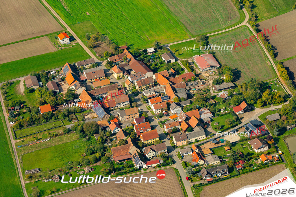 Luftbild Vs Google Maps  Neundorf  Sugenheim -Das Luftbild wurde 2025 vom UL-Flugzeug heraus erstellt ( keine Drohne ) - Hochauflösende Luftaufnahme -Nicht vergleichbar mit Google Maps oder Satelittenbilder- Die Geschenkidee !Mit Lizenz und Bildrechte bestellbar