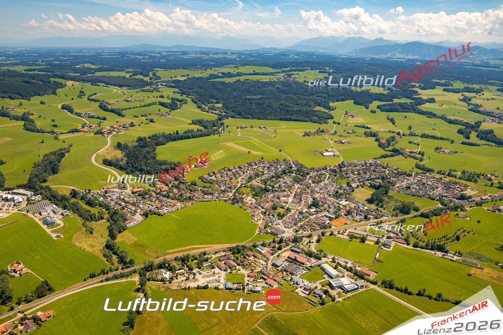 Das Luftbild zeigt :  Wildpoldsried - Die Luftaufnahme wurde 2024 vom UL-Flugzeug aus erstellt ( keine Drohne ) - Hochauflösende Luftaufnahme - Für grossformatige Ausdrucke geeignet. Die Geschenkidee !Mit Lizenz und Bildrechte bestellbar