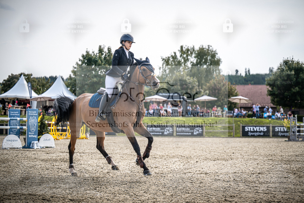 DOS_1423 | Entdecke hochwertige Reitturnierfotos von Foto Oger. Professionell, emotional und authentisch – jetzt Lieblingsmomente im Shop bestellen. - Realisiert mit Pictrs.com