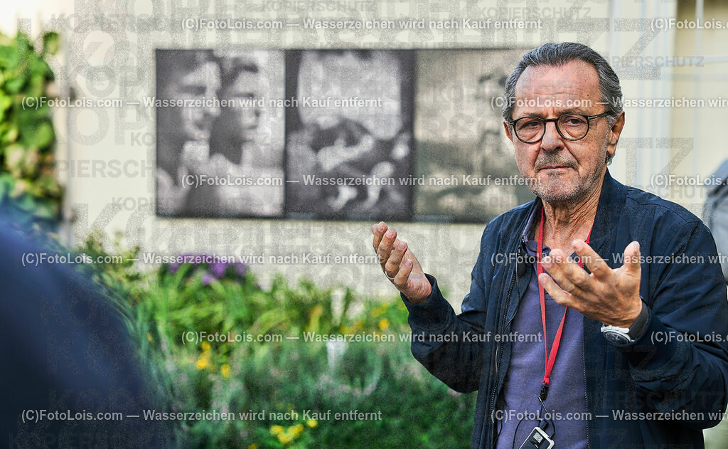 ALP6129_TdBerufsfotografie_Baden_Faber ueber Koppitz | (C)FotoLois.com, Alois Spandl, Tage der NÖ Berufsfotografie in Baden, Rundgang durch die Ausstellung Rudolph Koppitz mit Kunsthändler und Galerist Johannes Faber, Fr 6. Oktober 2023.