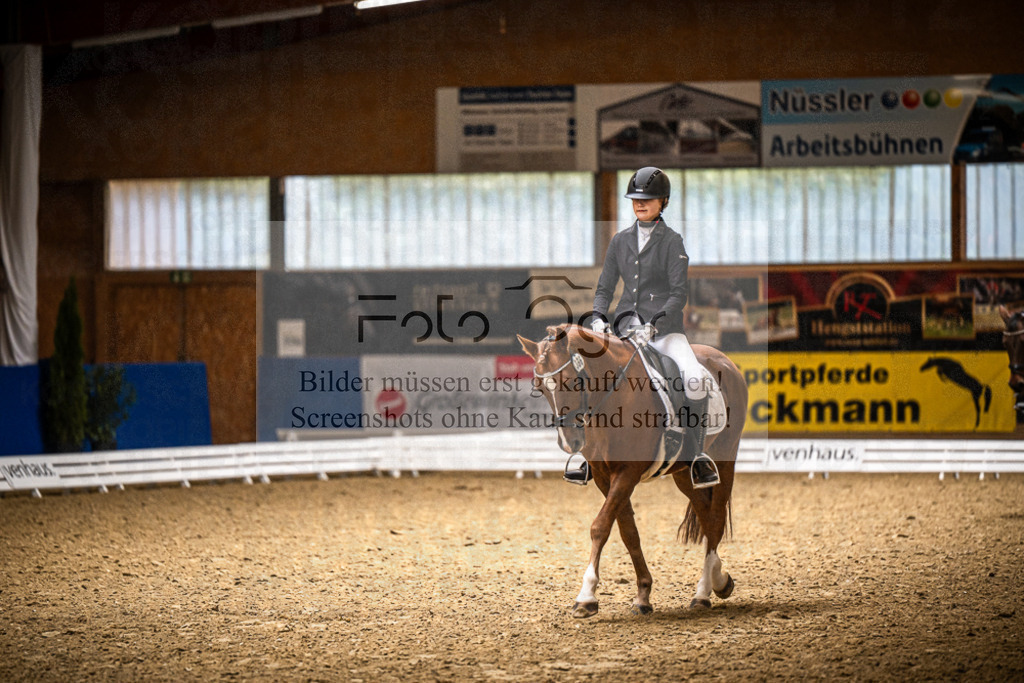 DOS_1565 | Entdecke hochwertige Reitturnierfotos von Foto Oger. Professionell, emotional und authentisch – jetzt Lieblingsmomente im Shop bestellen. - Realisiert mit Pictrs.com