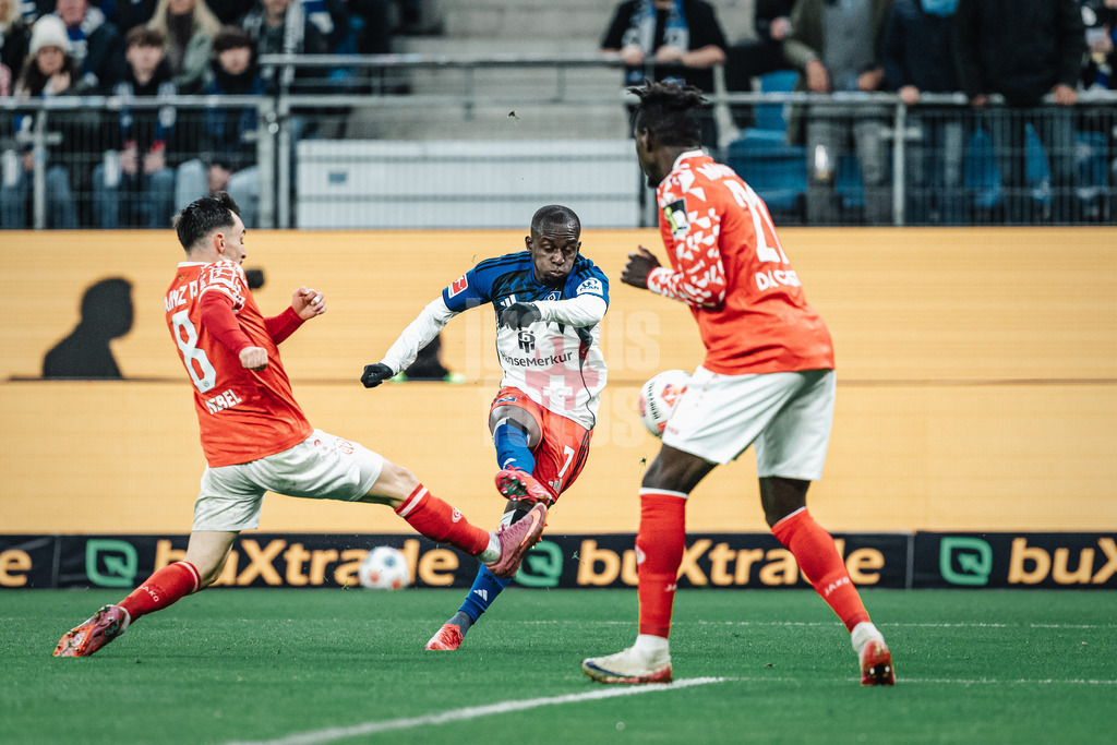 Fußball | Männer | Saison 2025/2026 | 1. Fußball-Bundesliga | 6. Spieltag | Hamburger SV vs. 1. FSV Mainz 05 | 05.10.2025 | Jean-Luc Dompe (#7, HSV) beim Torschuss zum 3:0