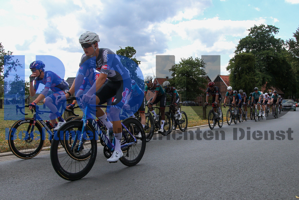 SES_DEUTOU20250821-83 | bond - Realisiert mit Pictrs.com