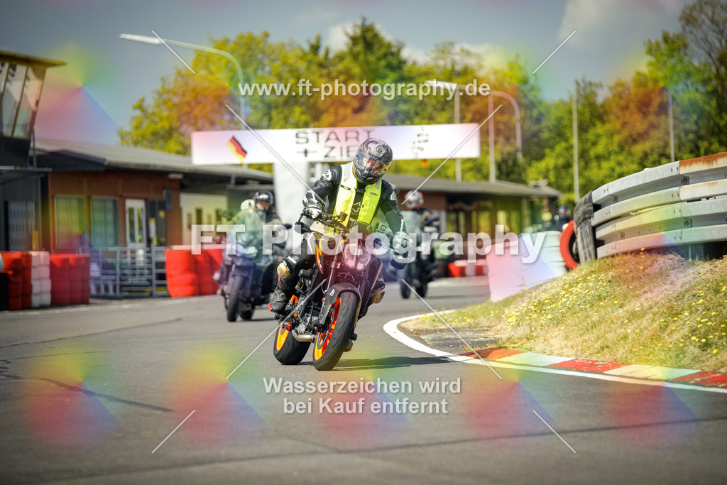 OBK_Mai_Justin_Uwe-10741 | Hier findet Ihr Bilder von Touristenfahrten auf der Nürburgring Nordschleife oder von anderen Veranstaltungen die ich besucht habe. Viel Spass beim Durch Schauen 