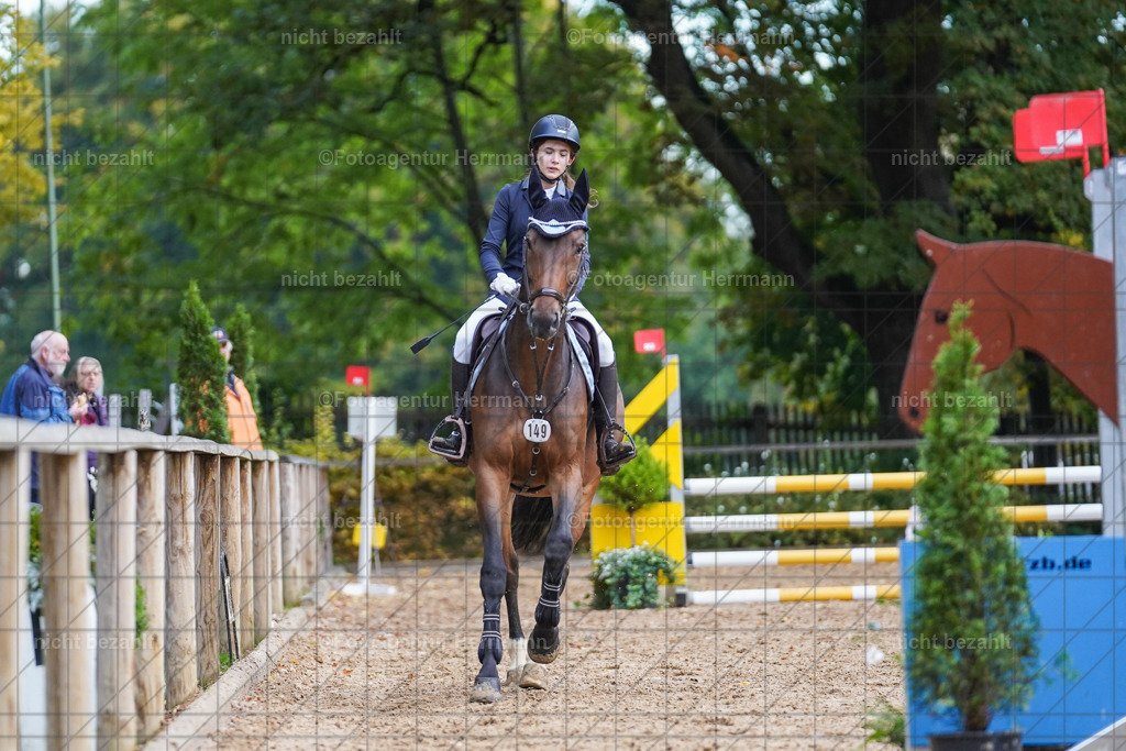20221009-FAH08274 | Diessen am Ammersee, 2022, Dressur- und Springturnier, Reitsportbilder, Turnierfotografen Bayern, Pferdefotografen, Fotoagentur Herrmann, Turnierbilder
