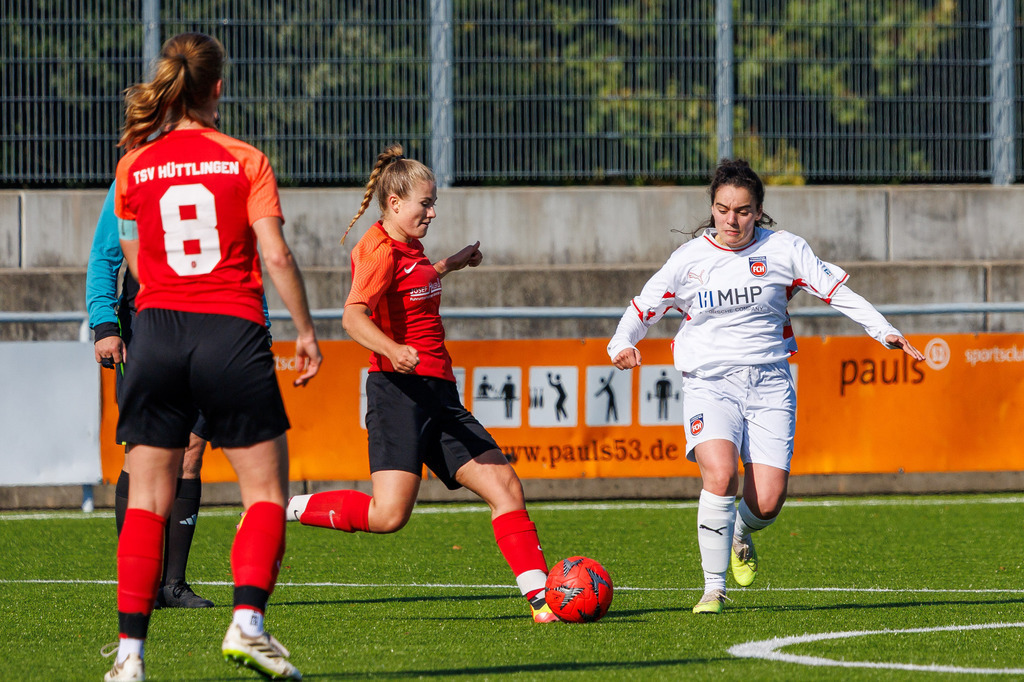 FCHHÜT_251003_3022 | 1.FC Heidenheim 1846 II vs. TSV Hüttlingen, Fußball, Frauen, Bezirkspokal, 2025/2026, 1.Runde, 03.10.2025 in Mergelstetten, Sportplatz 2(Foto: Michael Bulling) - Realisiert mit Pictrs.com