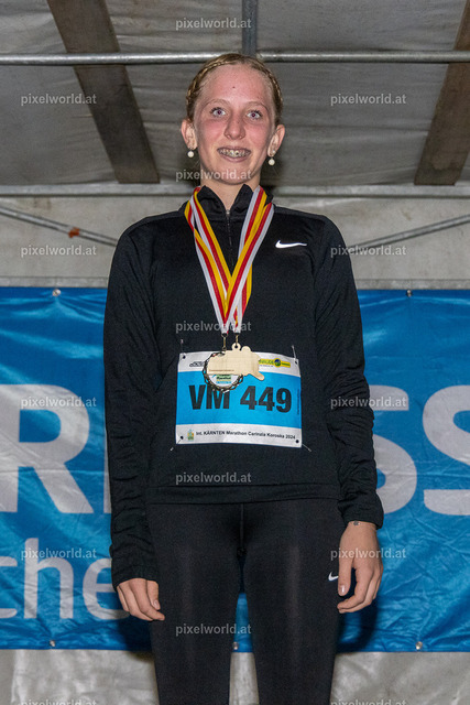 7. Int. Kärnten Marathon 2024 -  Siegerehrung | Bildershop von pixelworld.at - Realisiert mit Pictrs.com