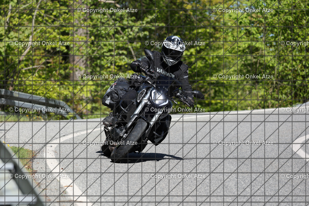 IMG_9135 | Fotograf am Kyffhäuser. Onkel Atze. Kyffhäuser Rennstrecke. Café36. Motorsportfotografie. - Realisiert mit Pictrs.com