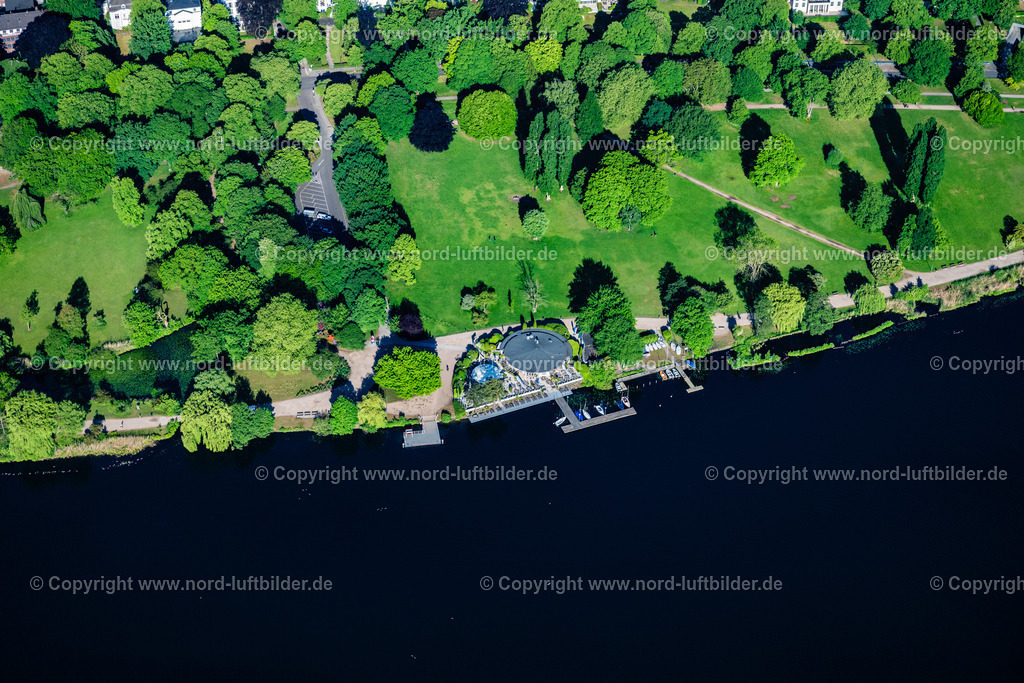 Hamburg_Alsterpark_Cliff_Restaurant_ELS_2771240525 | HAMBURG 24.05.2025 Gebäude des Restaurant " Alster Cliff " an der Außenalster im Ortsteil Harvestehude in Hamburg, Deutschland. // Building of the restaurant "Alster Cliff" on the Outer Alster in the Harvestehude district in Hamburg, Germany. Foto: Martin Elsen