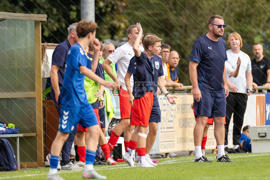 20250920_Picselweb-Fotografie_1R3_1902 | JFV D/A &amp; Stade - VfB Oldenburg0:1 VfB no70:2 VfB no70:3 VfB JFV Eigentor0:4 VfB no70:5 VfB no71:5 JFV no3 Jaric Jimenez-Voss2:5 JFV no9 Janko Sylvester3:5 JFV no16 Damian Elias Mihro Burekovic - Realisiert mit Pictrs.com