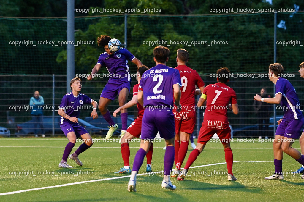 Austria Klagenfurt Amateure vs. St. Jakob im Rosenthal | #8 Naldo Aparecido Rodriguez Austria Klagenfurt, #2 Florian Georg Weiss Austria Klagenfurt, #9 Walter Michal St. Jakob, #7 Manuel Schüttelkopf St. Jakob, Austria Klagenfurt Amateure vs. St. Jakob im Rosenthal, Austria Klagenfurt Amateure vs. St. Jakob im Rosenthal am 16.05.2025 in Klagenfurt (Wörthersee Stadion ), Austria, (Photo by Bernd Stefan)