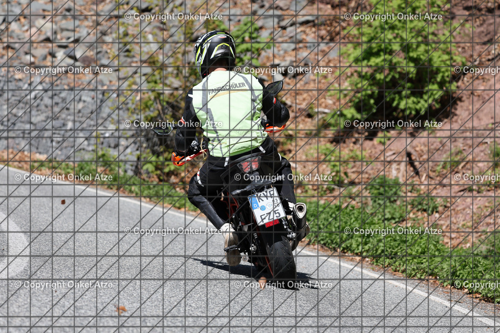 IMG_7989 | Fotograf am Kyffhäuser. Onkel Atze. Kyffhäuser Rennstrecke. Café36. Motorsportfotografie. - Realisiert mit Pictrs.com