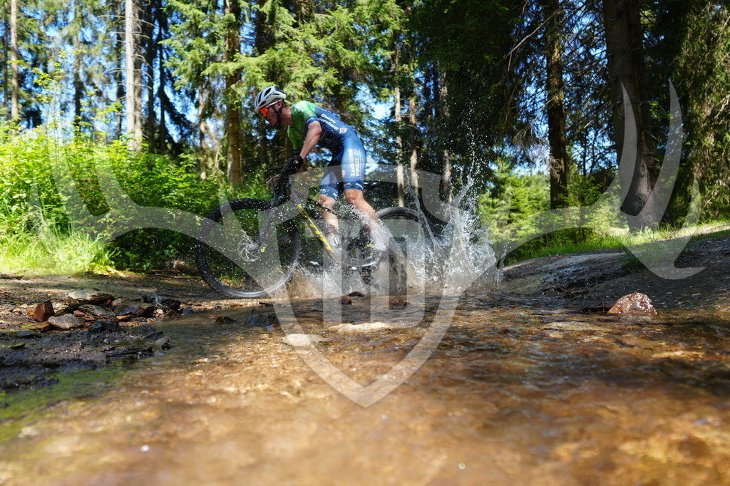 FC604765 | Fotogalerie der Treibjagd im Dunkelwald - Dein MTB Etappenrennen im Erzgebirge - Realisiert mit Pictrs.com