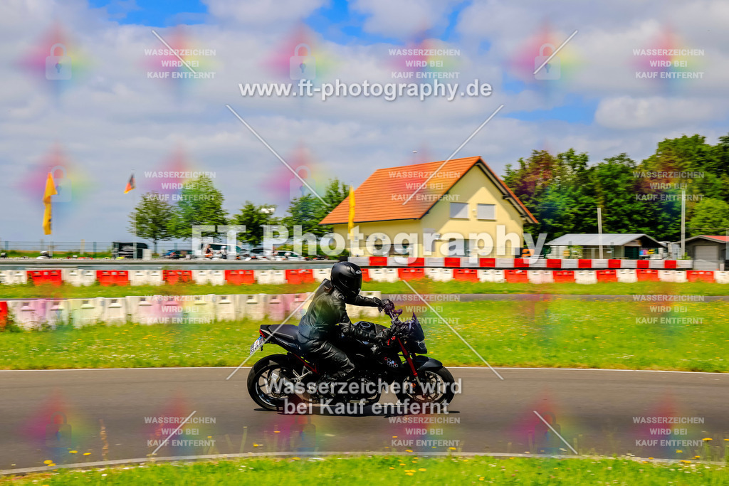 VBK-8201 | Hier findet Ihr Bilder von Touristenfahrten auf der Nürburgring Nordschleife oder von anderen Veranstaltungen die ich besucht habe. Viel Spass beim Durch Schauen 