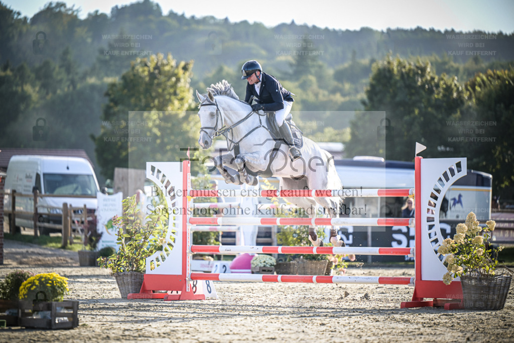 DOS_1896 | Entdecke hochwertige Reitturnierfotos von Foto Oger. Professionell, emotional und authentisch – jetzt Lieblingsmomente im Shop bestellen. - Realisiert mit Pictrs.com