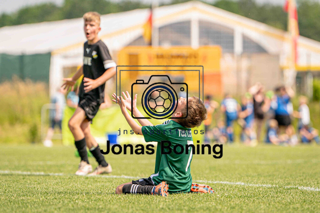 Fußball I E-Junioren I Saison 2025-2026 I OM-Cup Lüsche I Samstag  I 22617 | jns.sportfotos - Realisiert mit Pictrs.com