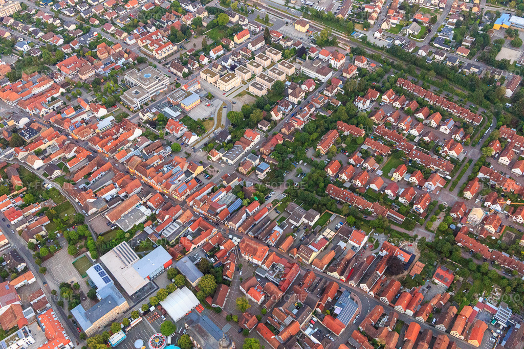 Luftbild: Im Stadtkern in Kandel im Bundesland Rheinland-Pfalz in Deutschland. Foto: IMG_107519.jpg vom 25.05.2018 durch Werner Riehm/FLY-FOTO.de