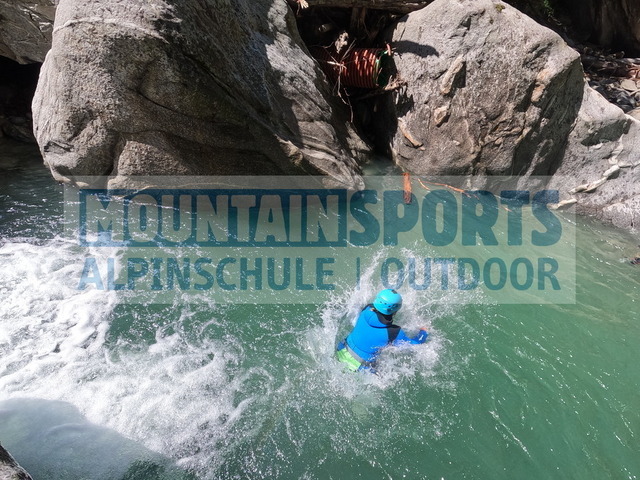 GOPR4627 | Bestelle die Bilder deines Berg- oder Wasser-Abenteuers mit Mountain Sports bequem von zu Hause aus direkt über unseren Online Fotoshop von pictrs.com. - Realisiert mit Pictrs.com