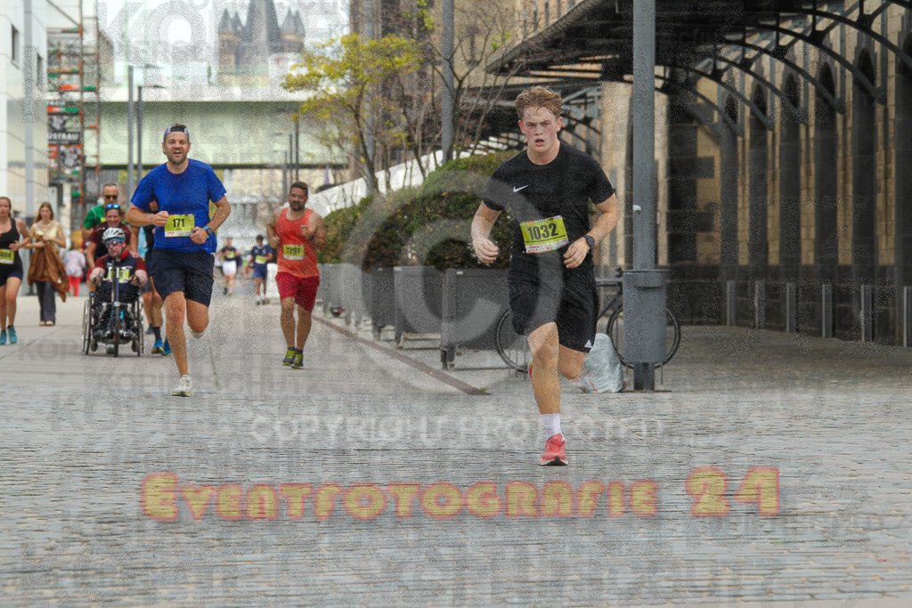 250920_1322_EV4_5334 | Sportfotografie im Rhein-Sieg Kreis, Köln, Bonn, NRW, Rheinland Pfalz, Hessen, etc. Unser Tätigkeitsfeld umfasst den Laufsport vom Volkslauf über den Marathon, Duathlon, Triathon bis zum Ultralauf wie Kölnpfad Ultra oder Schindertrail.