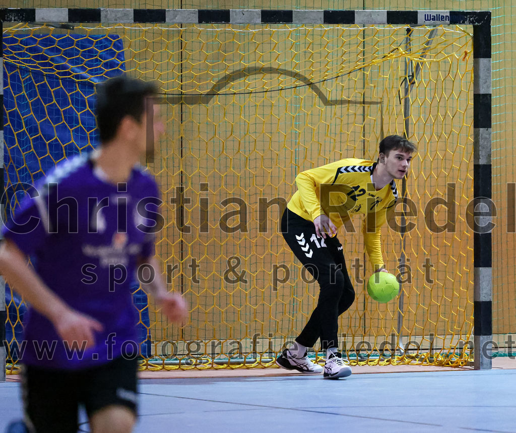 2022-11-12_066_SpVgg_Altenerding_III_gegen_TV_Altoetting_II | Erding, Deutschland, 12.11.2022:
Handball, Bezirksklasse Männer 2022 / 2023, 4. Spieltag, SpVgg Altenerding III gegen TV Altötting II, Endergebnis: 32:25

Manuel Fußer (SpVgg Altenerding, #12)

Foto: Christian Riedel / fotografie-riedel.net