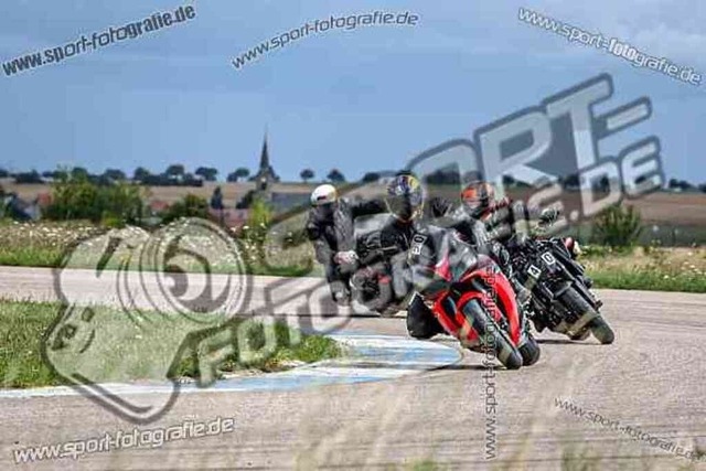 pubi4879 | Professionelle Fotos von Sportveranstaltungen, aber auch Hochzeiten und anderen Events. - Realisiert mit Pictrs.com