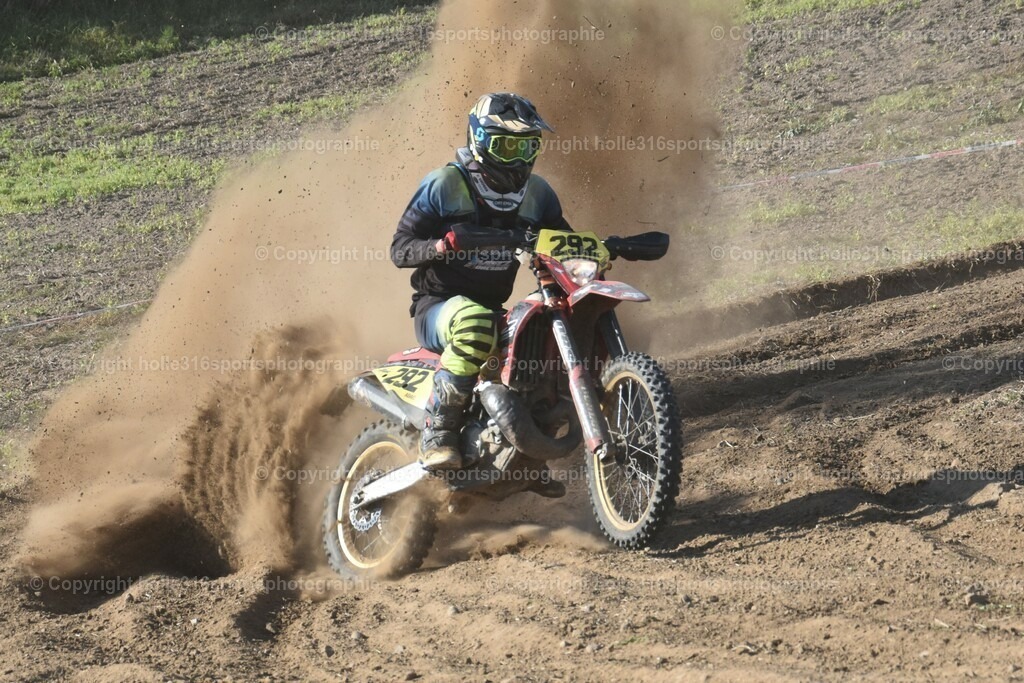 DSC_0513 | Sportfotografie , Motorsport, Motoross, Reitsport, Mointainbike, Enduro,
Landschaft , Outdoor, Eventfotografie, Landschaft, Bilder online bestellen - Realisiert mit Pictrs.com