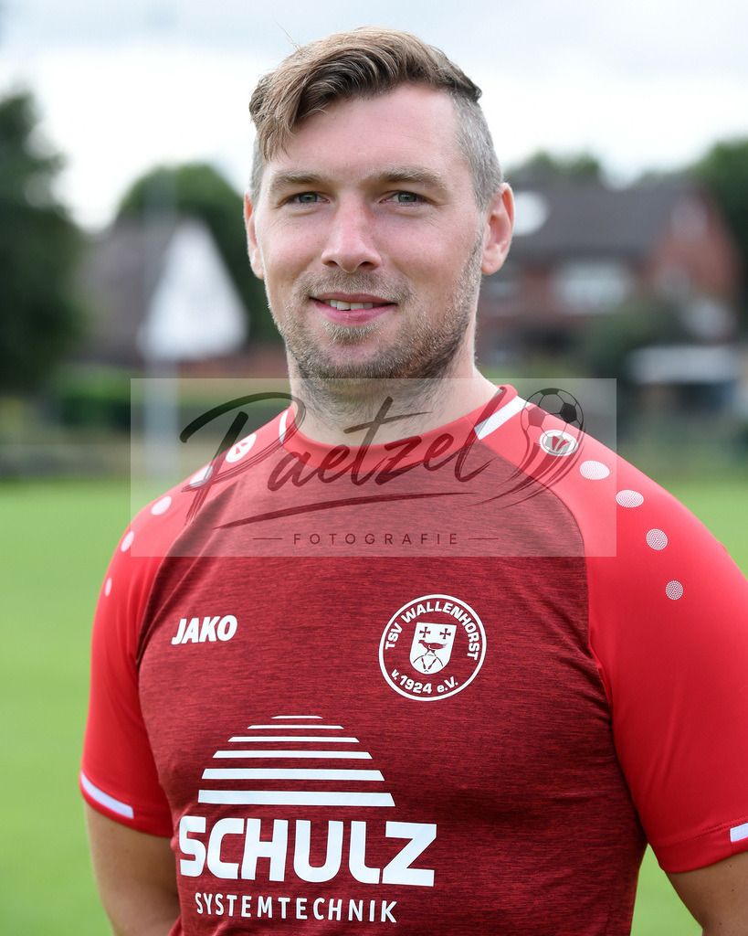 TEAWAL20200823_0015 | Fussball, Herren:   bei der bei der Team Presentation vom TSV Wallenhorst auf der Sportanlage an der Kaisereiche am 23.08.2020 in Wallenhorst, Deutschland. - Realisiert mit Pictrs.com