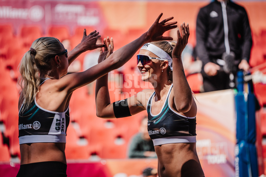 Beachvolleyball | Frauen | Allianz German Beach Tour 2025 | Tourstop Düsseldorf | 09.05.2025 | v.l. Emilie Olimstad und Sandra Ittlinger jubeln